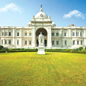 Victoria Memorial tour with tempo traveller